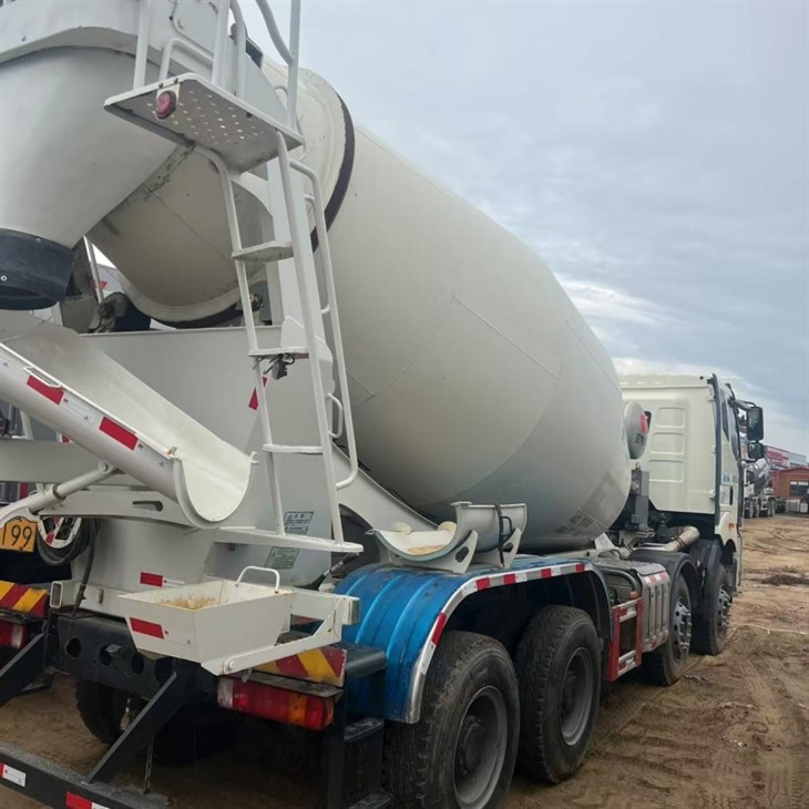 LIBERATION Mixer Truck factory